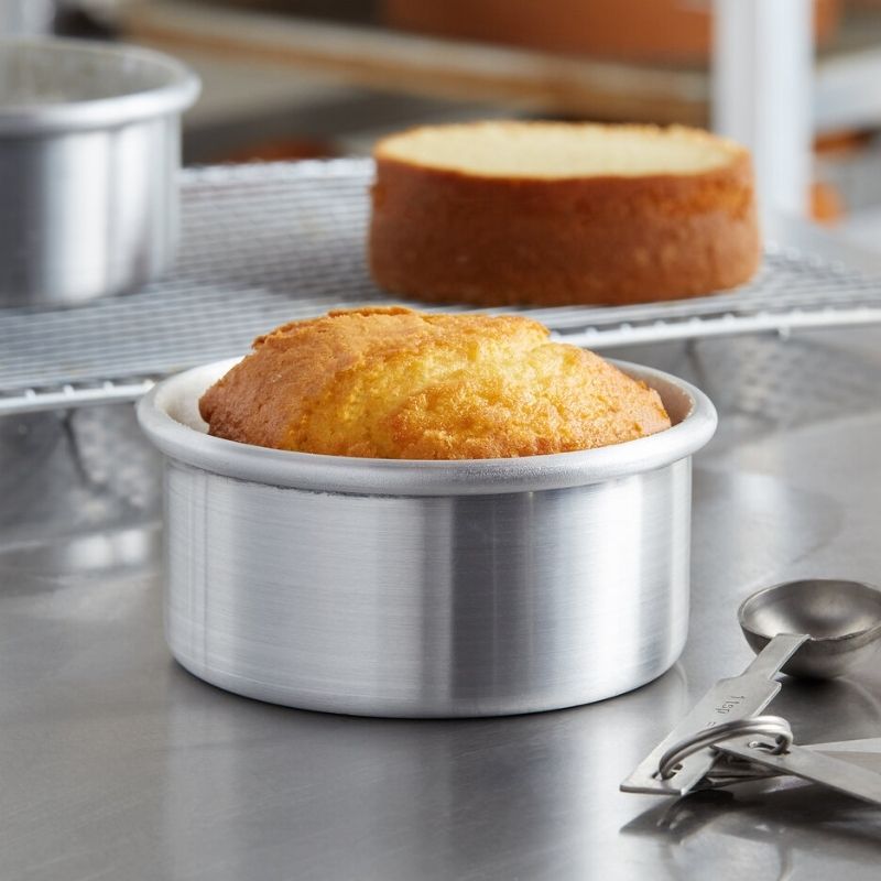 Aluminium on sale cake pan